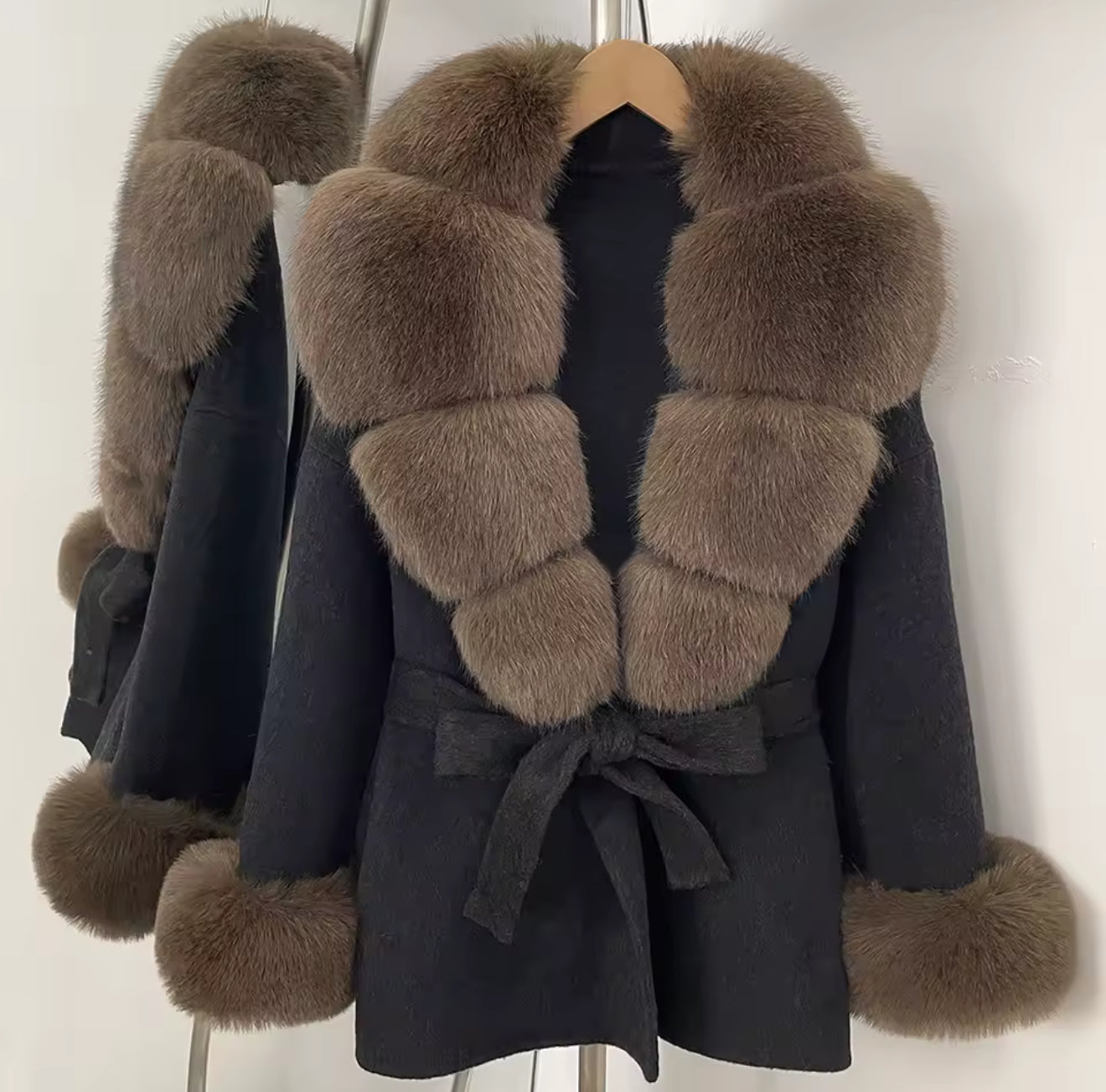 Coat with fox fur