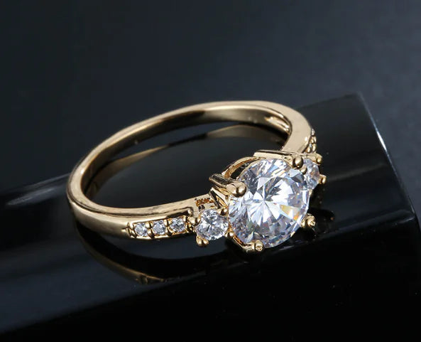 Elegant White Zircon Designer Ring