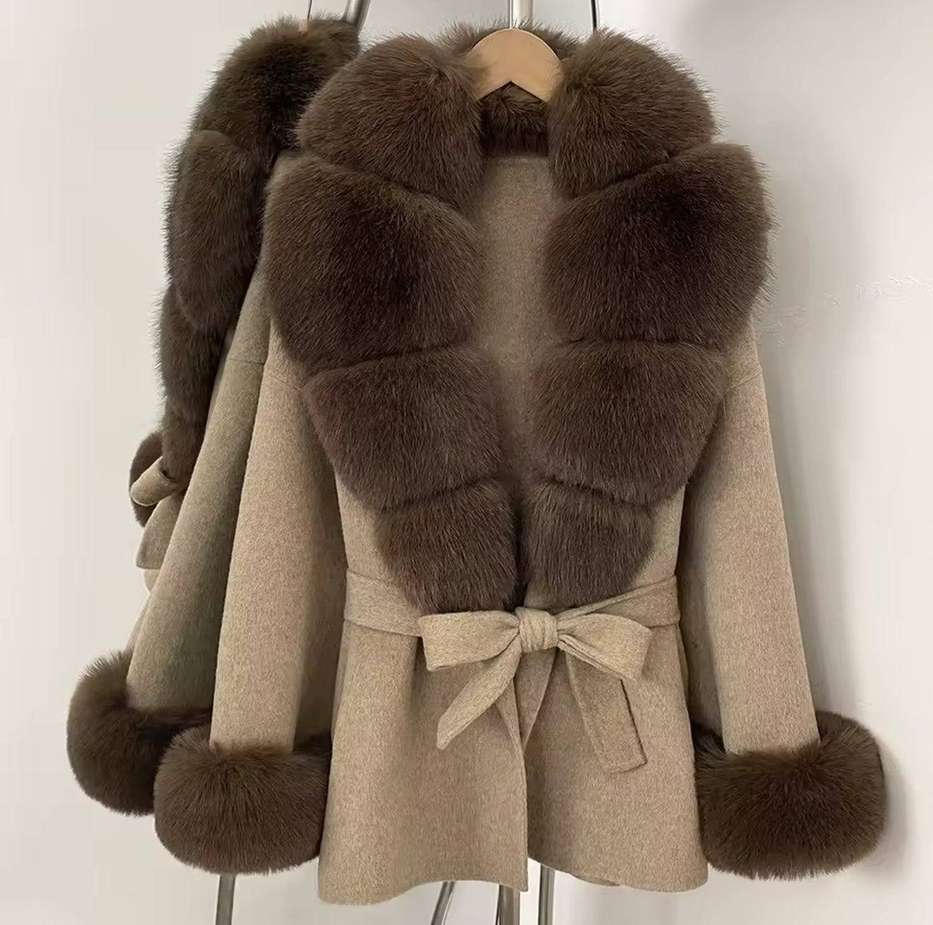 Coat with fox fur