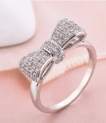 Elegant White Bowknot Crystal Ring